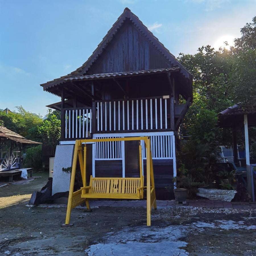 Mykampung Chalet Hotel Ipoh Buitenkant foto