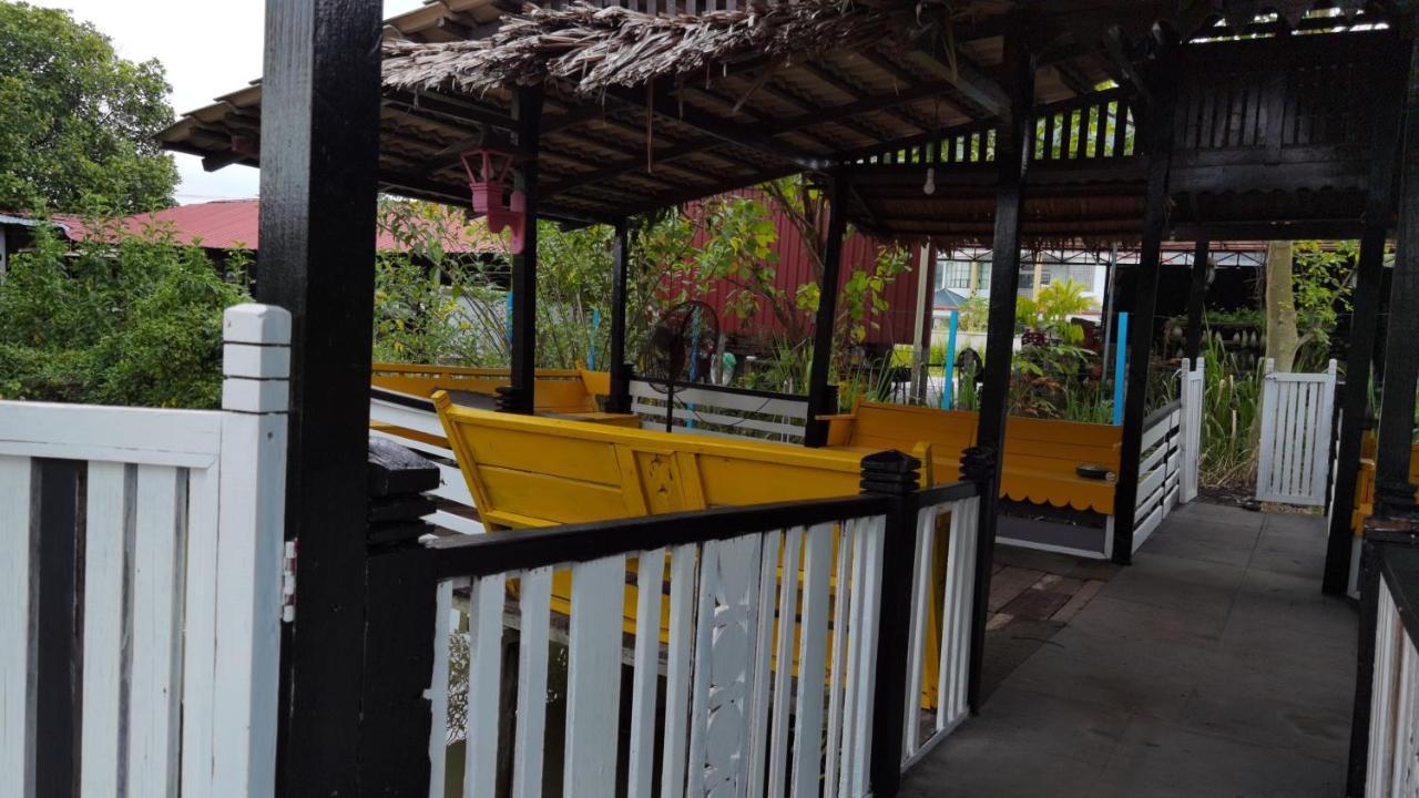 Mykampung Chalet Hotel Ipoh Buitenkant foto