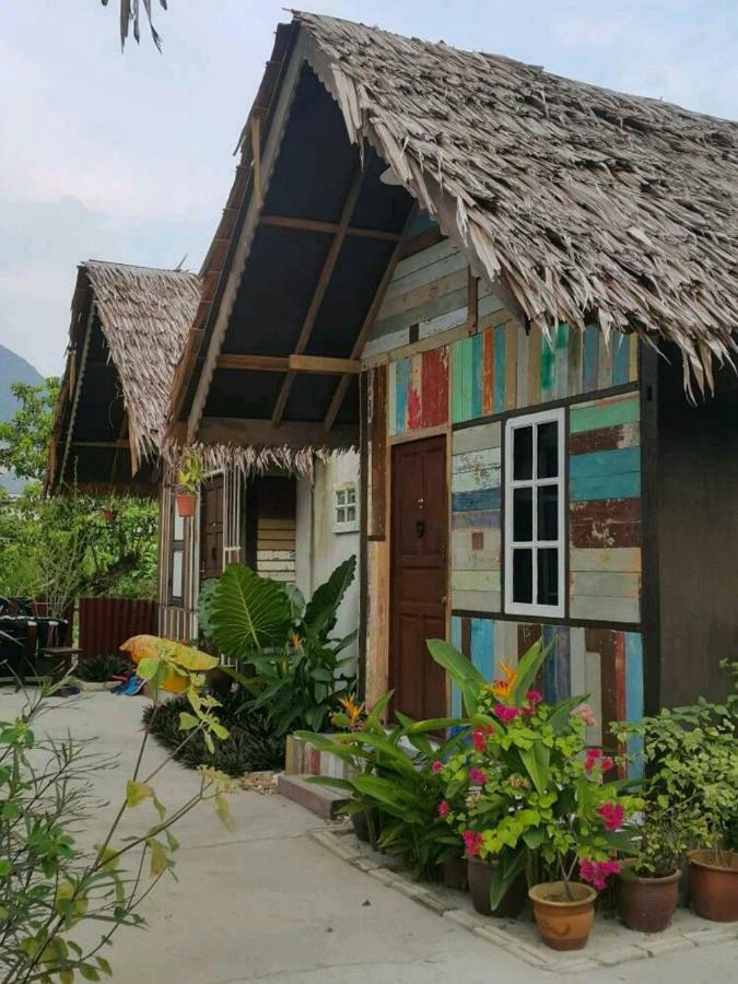 Mykampung Chalet Hotel Ipoh Buitenkant foto