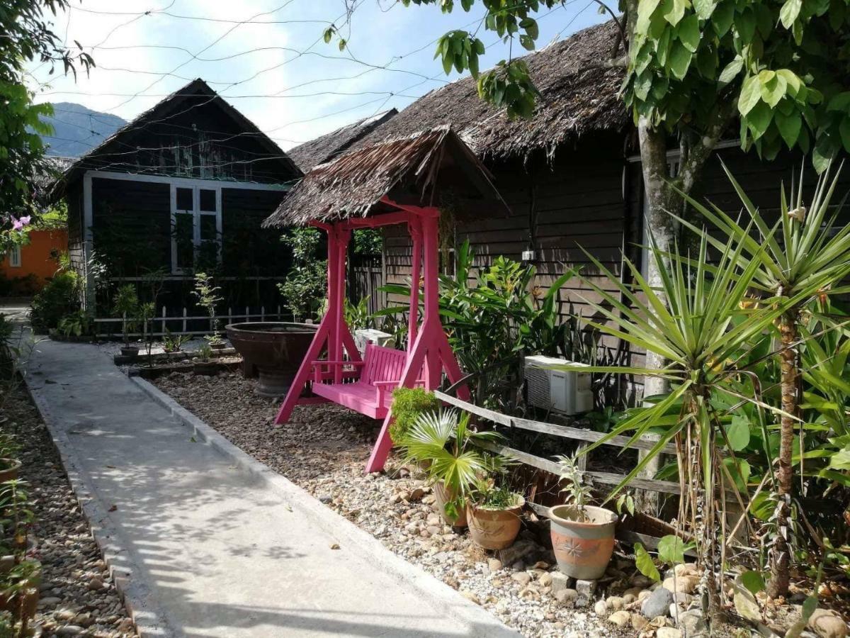 Mykampung Chalet Hotel Ipoh Buitenkant foto