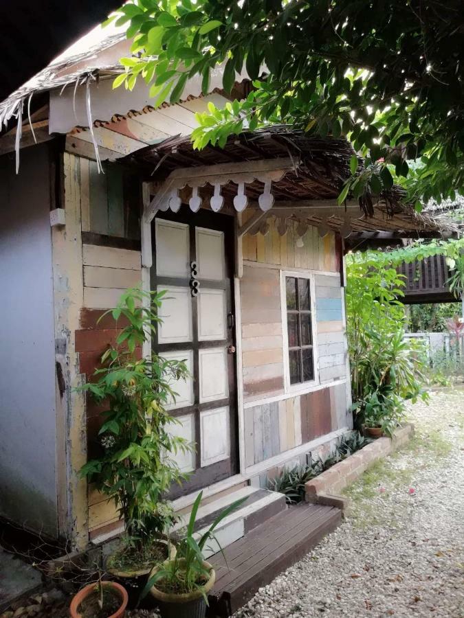 Mykampung Chalet Hotel Ipoh Buitenkant foto
