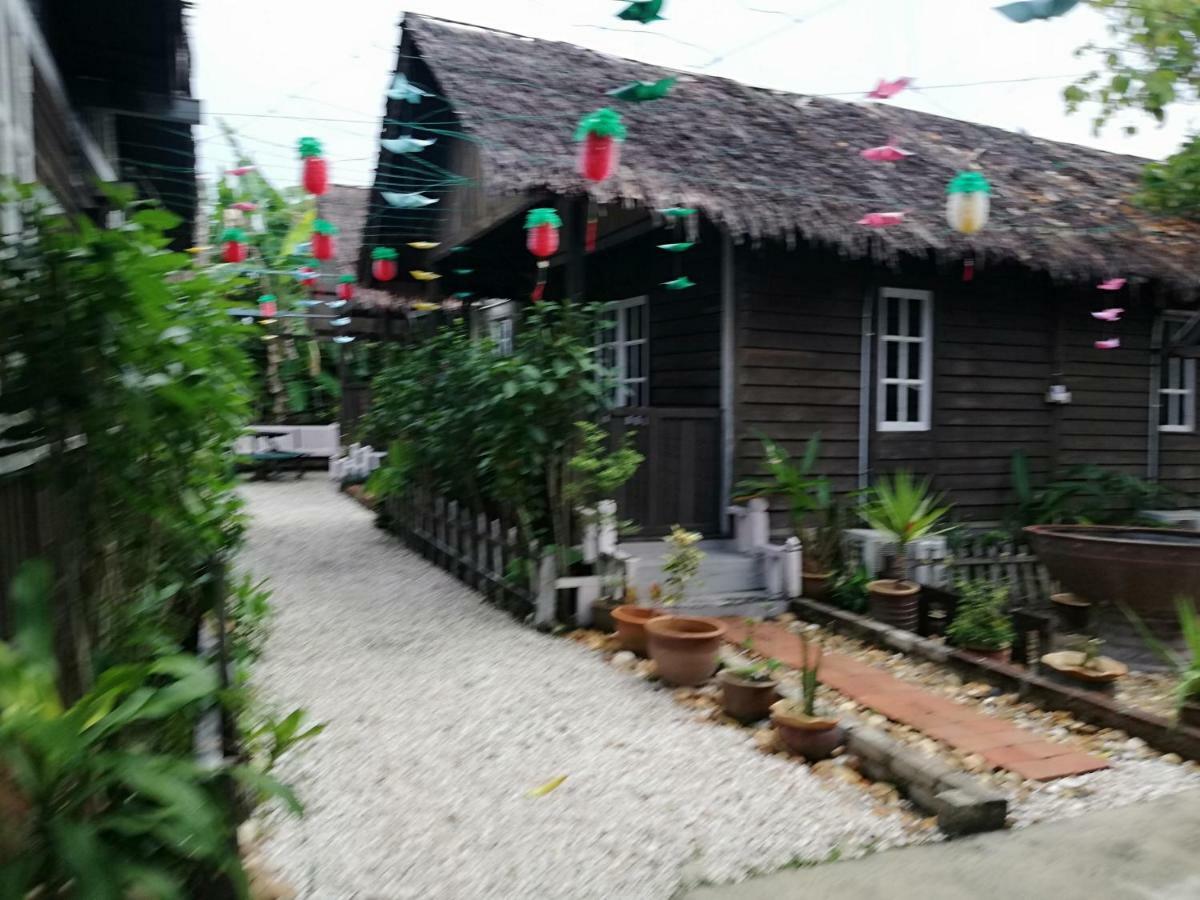 Mykampung Chalet Hotel Ipoh Buitenkant foto