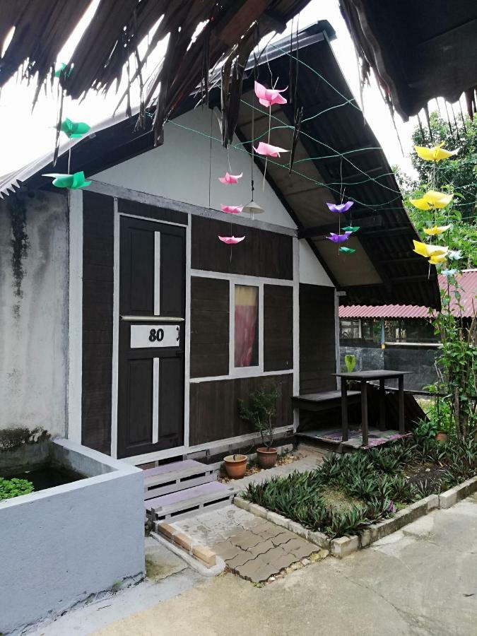 Mykampung Chalet Hotel Ipoh Buitenkant foto
