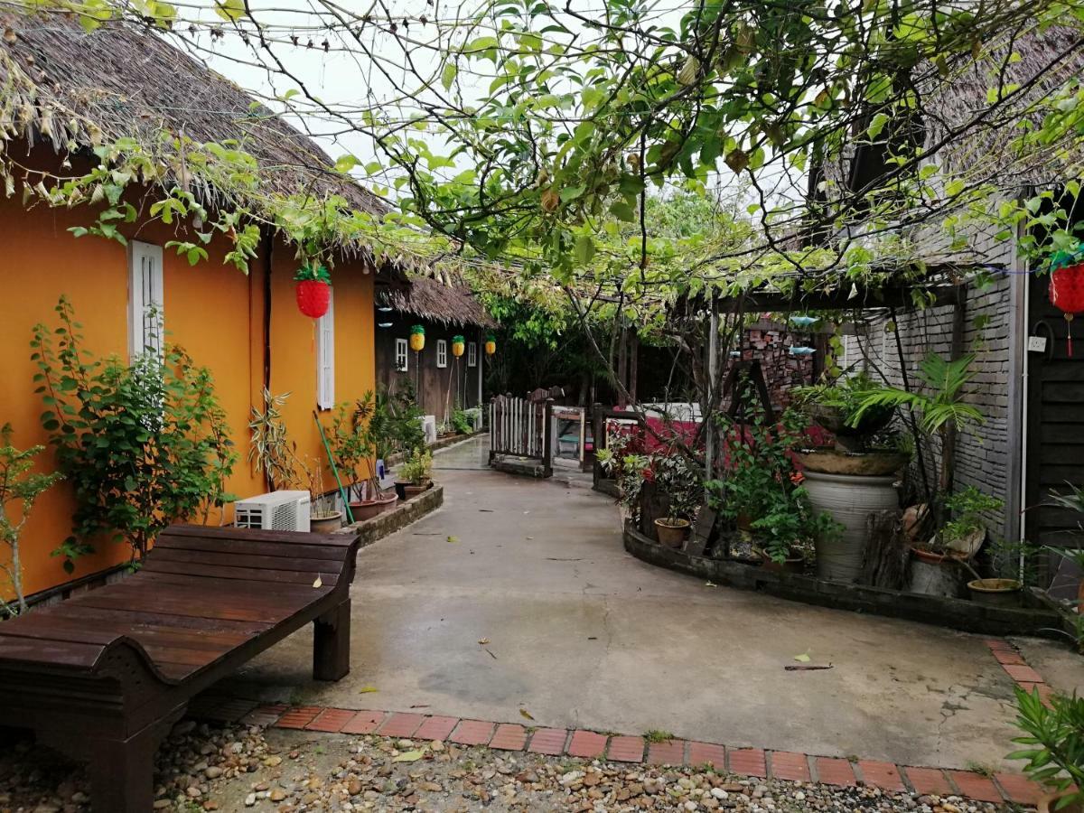 Mykampung Chalet Hotel Ipoh Buitenkant foto
