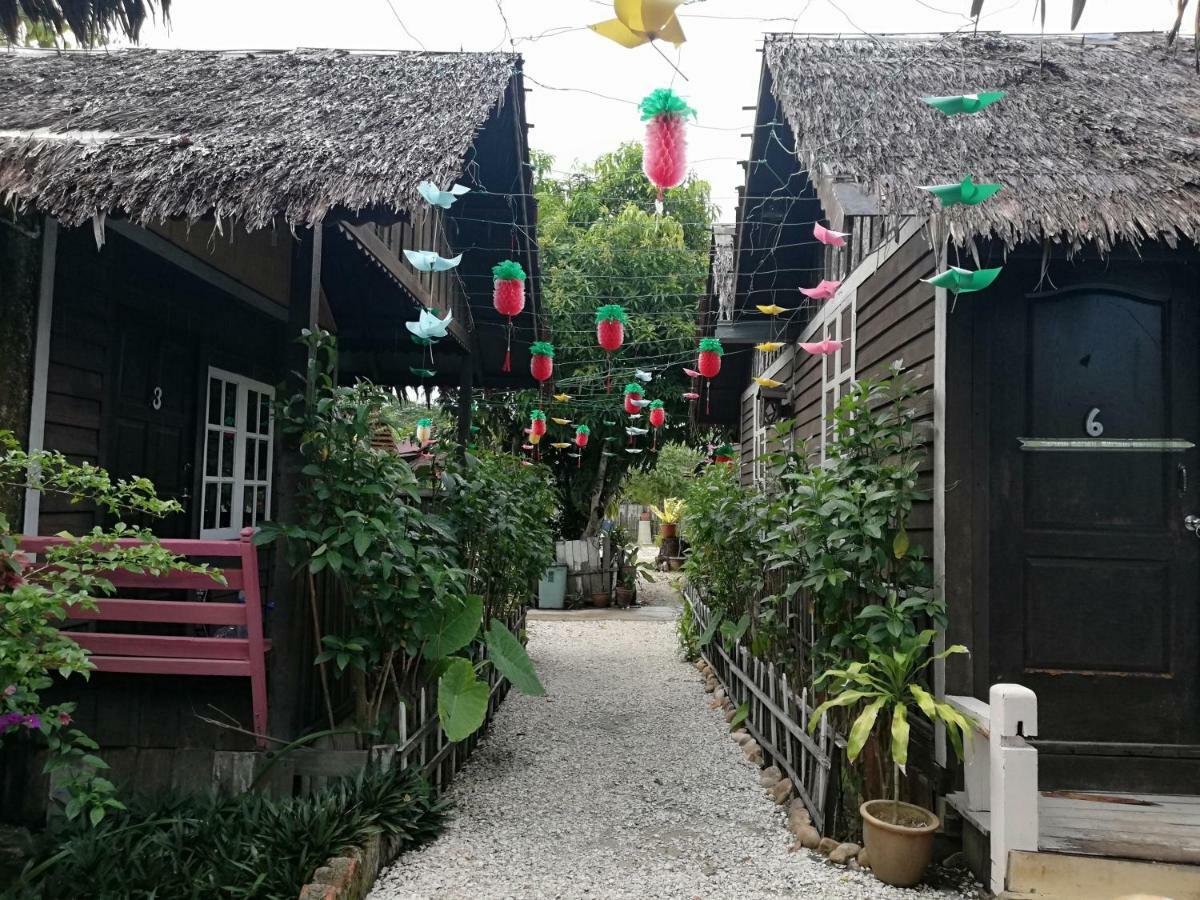 Mykampung Chalet Hotel Ipoh Buitenkant foto