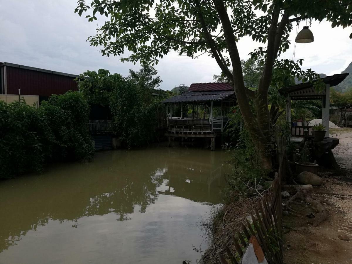 Mykampung Chalet Hotel Ipoh Buitenkant foto